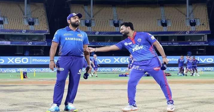 मुंबई इंडियंस ने टॉस जीतकर किया गेंदबाजी का फैसला, दिल्ली की टीम में 1 तो रोहित शर्मा ने किया ये 2 बदलाव