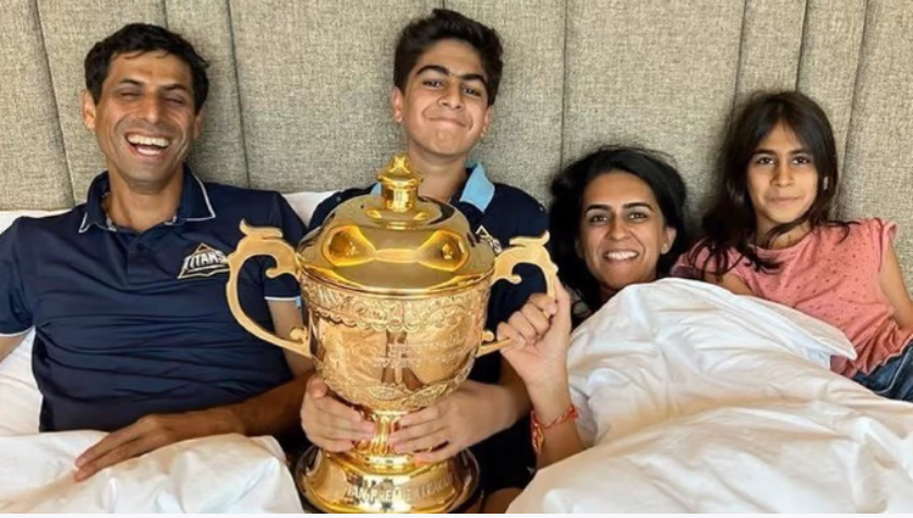 आईपीएल जीतने पर युवराज सिंह ने कहा छा गए नेहरा जी तो आशीष नेहरा की पत्नी रुश्मा ने कहा "हमारे नेहरा जी....."