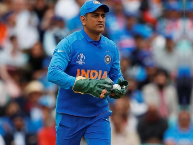 MS DHONI INDIAN CRICKETER