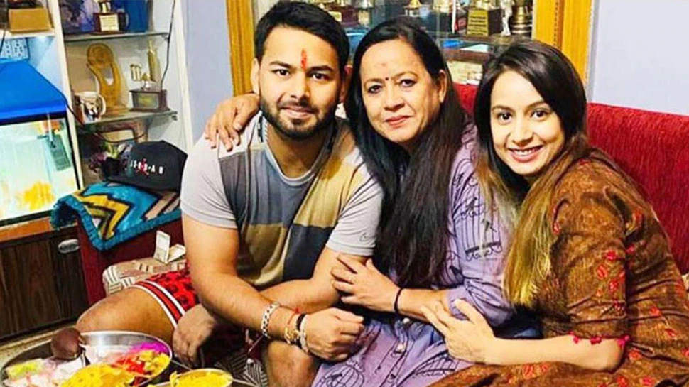 Rishab pant with family