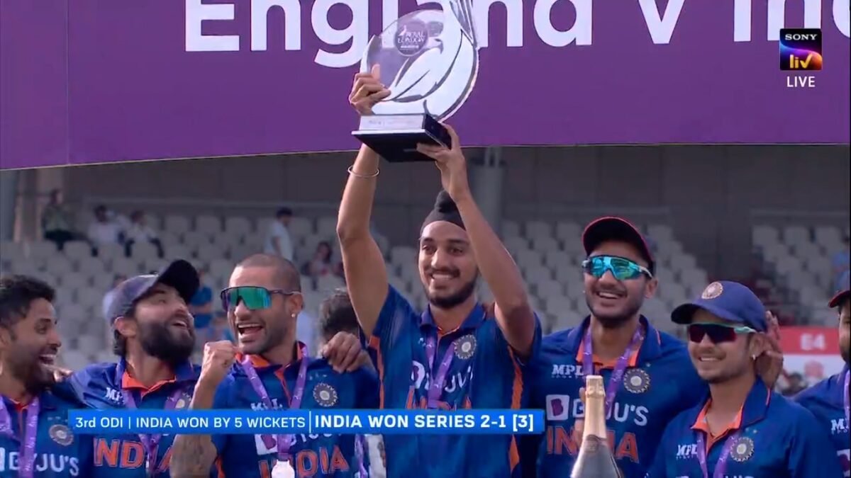 ICC ODI RANKING: इंग्लैंड सीरीज जीत के बाद भारत की चांदी ही चांदी, पाकिस्तान को पछाड़ रैंकिंग में लगायी बम्पर छलांग