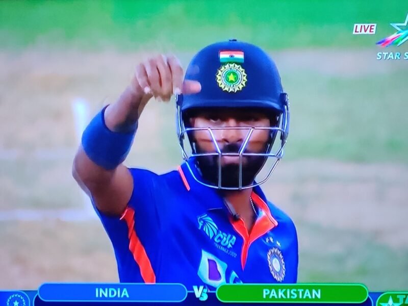 हार्दिक पंड्या ने छक्का जड़ पाकिस्तान को चटाई धुल, टीम इंडिया ने लिया टी20 विश्व कप हार का बदला, बा