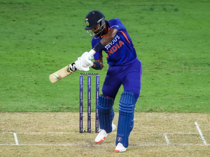 भारत की जीत के साथ ही सोशल मीडिया पर छाए हार्दिक पंड्या, टीम इंडिया की जीत के बाद भी इस खिलाड़ी को बाहर करने की उठी मांग