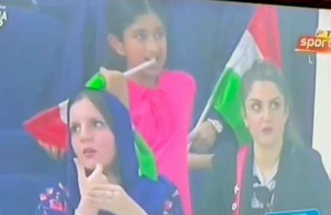 शाहिद अफरीदी ने बताया क्यों उनकी बेटी ने पाकिस्तान छोड़ फहराया भारत का झंडा