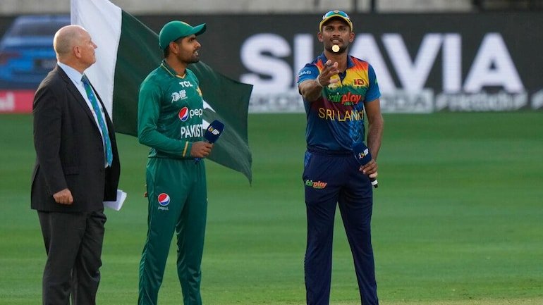पाकिस्तान ने टॉस जीतकर किया पहले गेंदबाजी का फैसला, फाइनल से इन 4 खिलाड़ियों को दिखाया बाहर का रास्ता