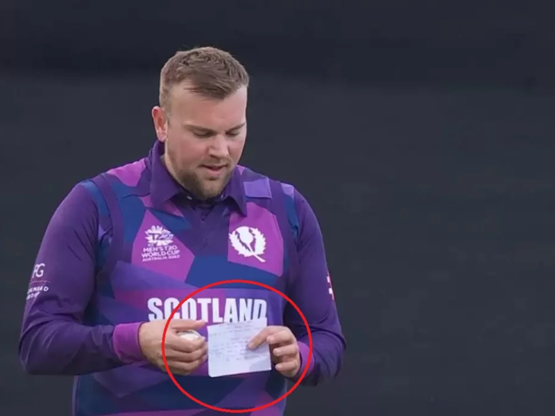 कागज के टुकड़े पर क्या लिखा था? वेस्टइंडीज को रौंदने के बाद स्कॉटलैंड के कप्तान मार्क वॉट ने किया खुलासा