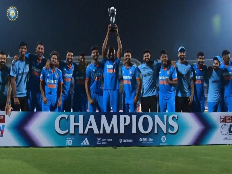 INDIAN TEAM ind vs aus trophy