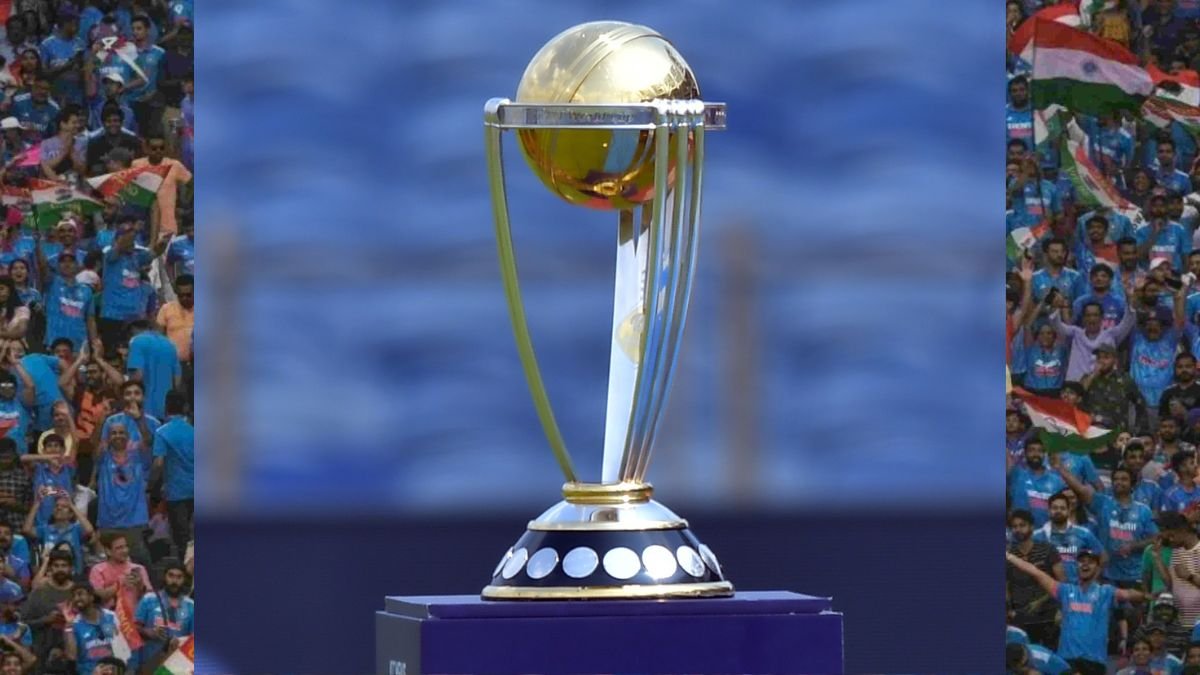 ICC WORLD CUP 2023 GOLDEN BAT AND BALL