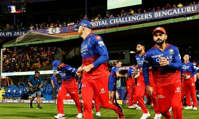 Royal Challengers Bengaluru की टीम Virat Kohli के पुराने दोस्त पर लगाएगी बोली, पिछले साल रह गया था अनसोल्ड