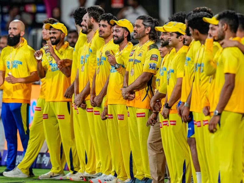 Chennai Super Kings: DHONI के 11 खिलाड़ी फाइनल, नीलामी में पंत- मिचेल स्टार्क समेत 8 खिलाड़ी तय, पंत को देंगे 30 करोड़