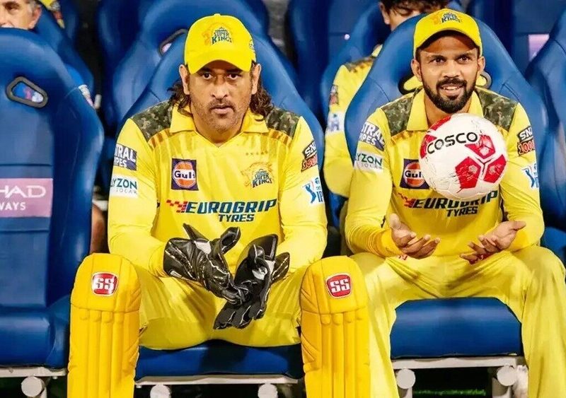 ऋतुराज के बाद अब यह घातक बल्लेबाज पूरे आईपीएल 2025 से हुआ बाहर, इस फ्रेंचाइजी को लगा करोड़ो का झटका