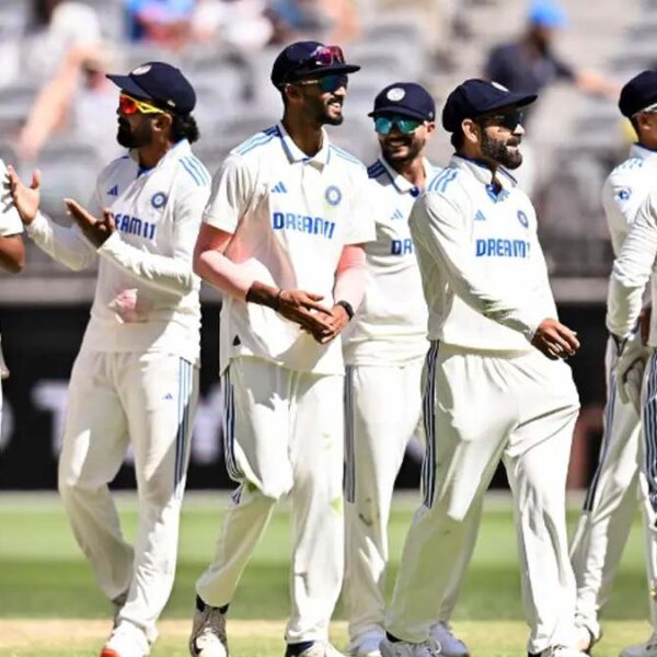 एक-दो नहीं अचानक 10 क्रिकटर्स ने किया संन्यास की घोषणा, फैंस में मचा हाहाकार, किसी ने टेस्ट Cricket तो किसी ने वनडे को कहा अलविदा