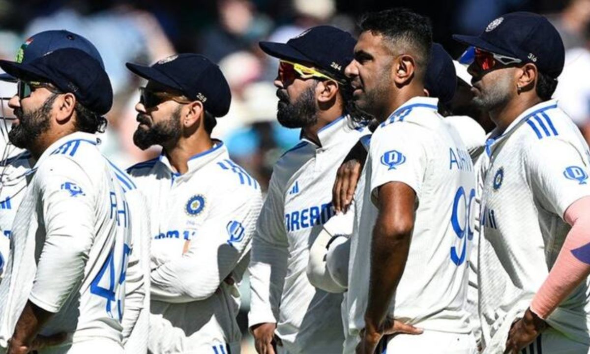 TEAM INDIA पर बोझ बन चुका गंभीर का यह फेवरेट खिलाड़ी, तीनों फॉर्मेट लगातार हो रहा हैं फ्लॉप, फिर भी मिल रहा मौका