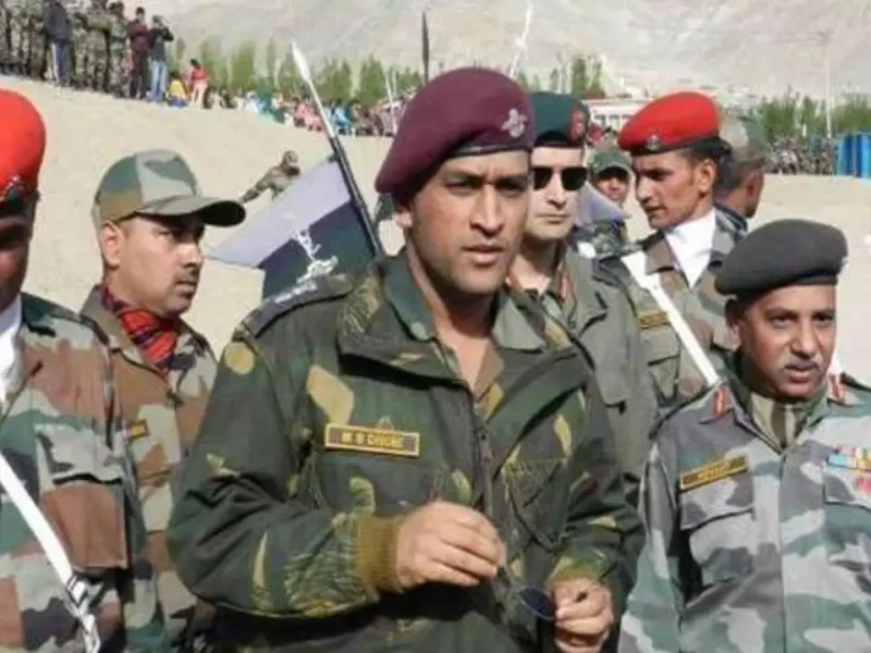 भारत और पाक के बढ़ते तनाव को संभालने के लिए टेरिटोरियल आर्मी की होगी एंट्री, MS DHONI को भी रहना होगा तैयार!