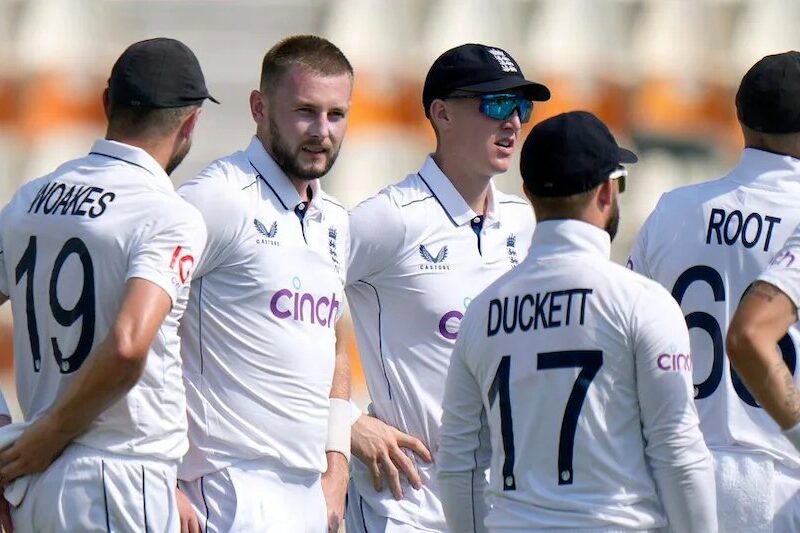 शतक, शतक, शतक..375 रन...! इंग्लैंड में नहीं रुका Cricket का दिग्गज बल्लेबाज, अंग्रेजी की पिटाई कर तोड़ा विवियन रिचर्डस का रिकॉर्ड