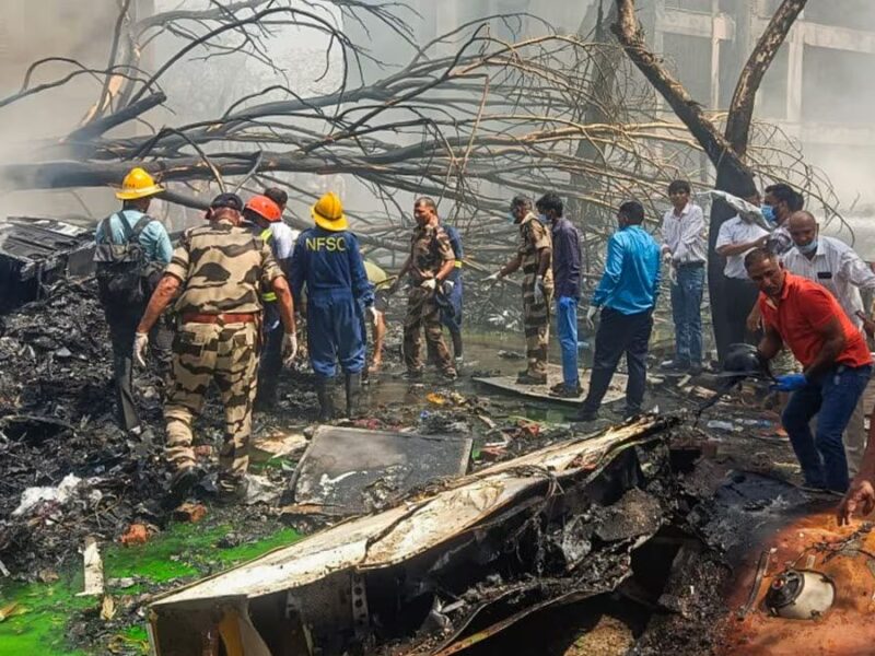 Ahmadabad Plane Crash: टीम इंडिया को सपोर्ट करने जा रहे थे इंग्लैंड, हो गए हादसे का शिकार