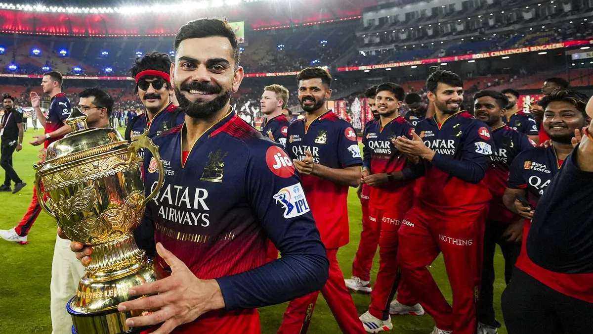 चैंपियन बनने के बाद भी RCB टीम में बड़ा बदलाव, इन 7 खिलाड़ियों को दिखाया जायेगा टीम से बाहर का रास्ता