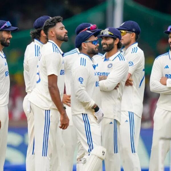 इंग्लैंड के खिलाफ मैच से पहले भारत को लगा बड़ा झटका, सबसे घातक गेंदबाज हुआ बाहर, सर्जरी के लिए न्यूजीलैंड रवाना