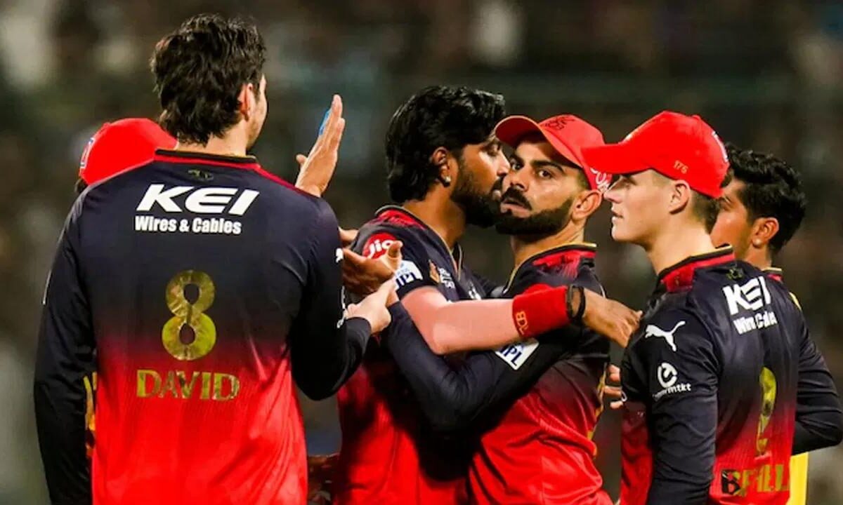 17 गेंद में कूटे 90 रन...11 छक्के 6 चौके, Virat Kohli के शागिर्द ने बल्ले से फिर मचाया कोहराम, गेंदबाजो को दौड़ा-दौड़ा पिटा