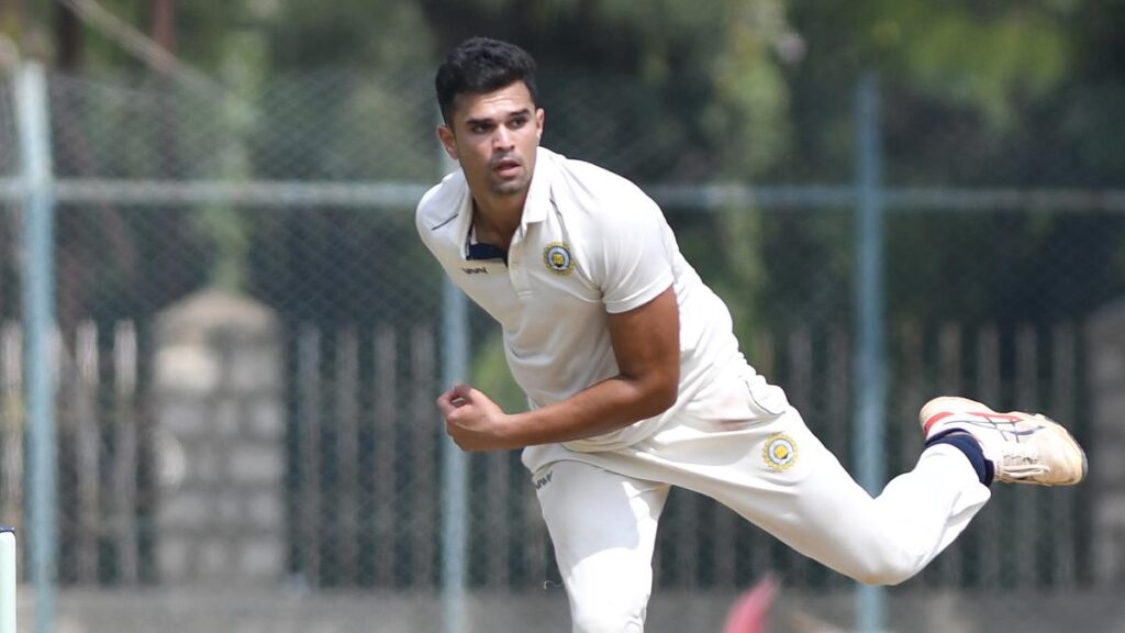 W W W W W.. सगाई करते ही Arjun Tendulkar ने मैदान में मचा दिया कोहराम, अकेले दम पर ढ़ेर कर दी आधी टीम