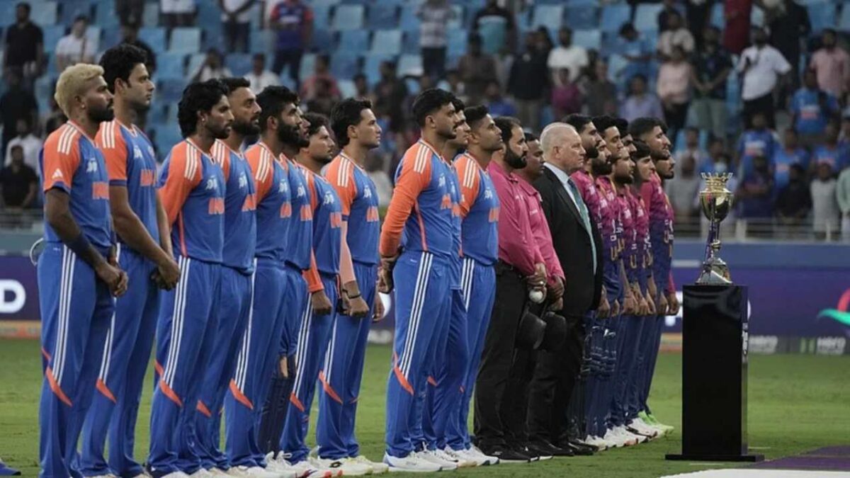 एशिया कप 2025 भारतीय टीम का हिस्सा है यह खिलाड़ी, बीच टूर्नामेंट में ही दूसरे देश में पहुंचा क्रिकेट खेलने