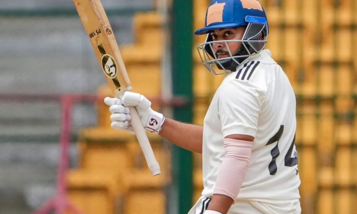 6 6 6 6 4 4 4 4 ...शतक नहीं सबसे तेज दोहरा शतक ठोक जूनियर तेंदुलकर रच दिया इतिहास, चयनकर्ता आगरकर को दिया मुंहतोड़ जवाब