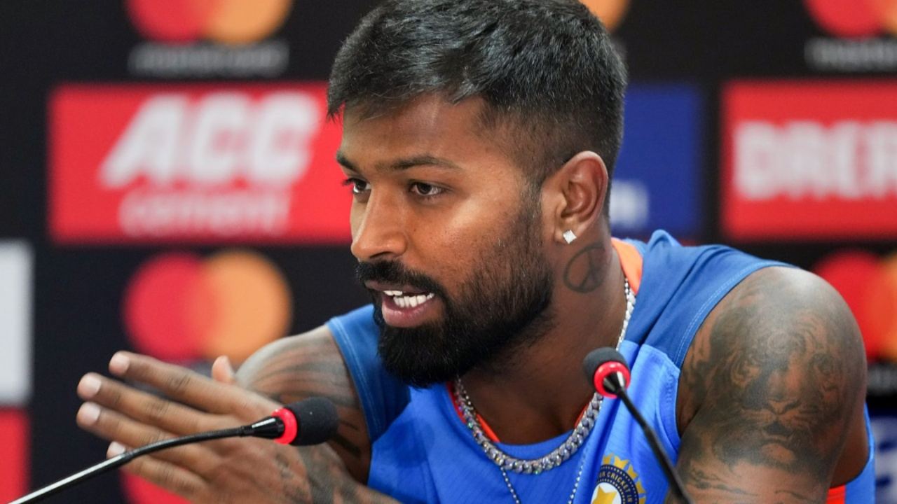 ‘वह खुद जमीन पर सो गये, मुझे अपना बिस्तर दे दिया’, Hardik Pandya ने धोनी को बताया अपना फेवरेट खिलाड़ी