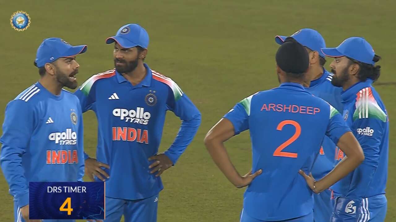 IND vs SA वनडे सीरीज के बीच भारतीय टीम के खिलाड़ी ने किया संन्यास का ऐलान, टीम में नहीं मिल रहा था मौका, भावुक होकर बोला अलविदा