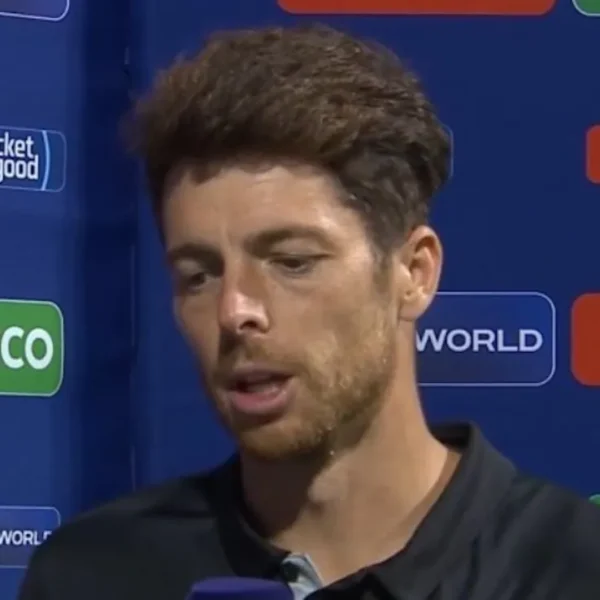 10 ओवरों में हारी न्यूजीलैंड टीम तो लाइव मैच में भड़के कप्तान मिचेल सैंटनर, कहा “ऐसे तो टी20 विश्व कप में….