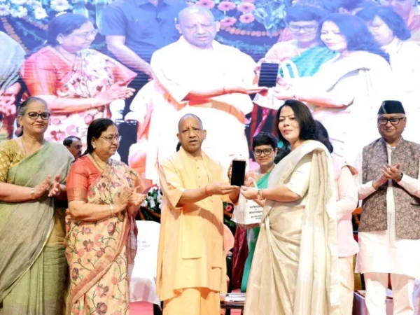 “चांदी का चम्मच लेकर पैदा हुए हैं, वे गरीबों ……….” मुख्यमंत्री योगी आदित्यनाथ ने किया विपक्ष पर प्रहार