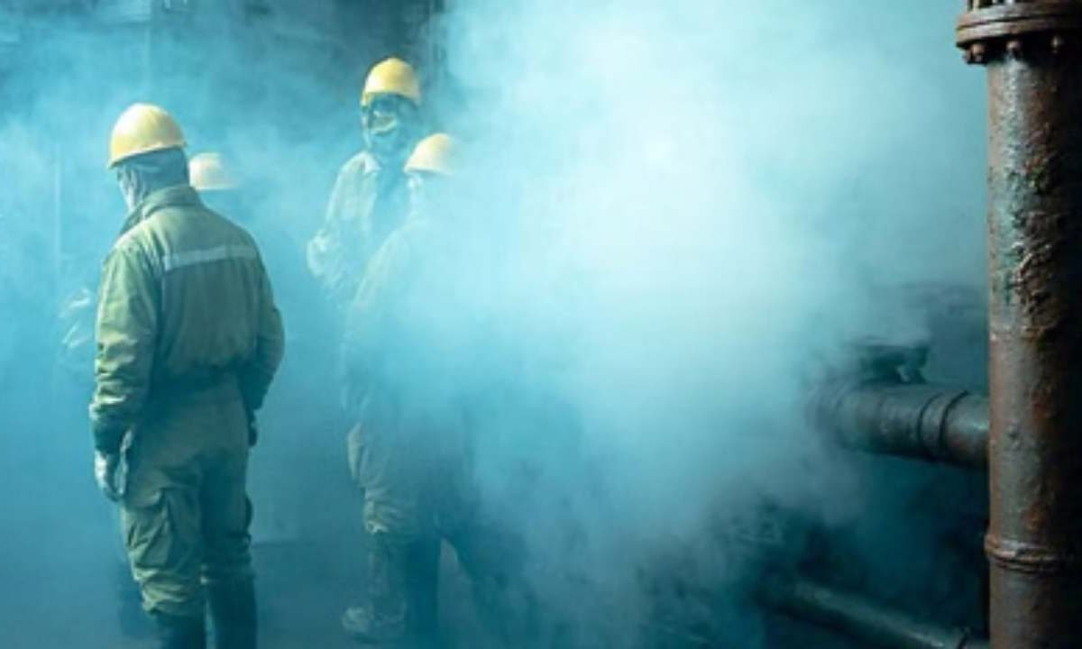 LPG संकट के बीच UP के इस जिले में पीएनजी गैस पाइपलाइन में लीकेज से मचा हड़कंप, बड़ा हादसा टला