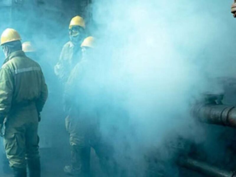 LPG संकट के बीच UP के इस जिले में पीएनजी गैस पाइपलाइन में लीकेज से मचा हड़कंप, बड़ा हादसा टला