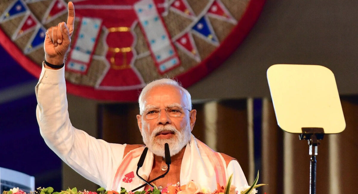 कांग्रेस पर बरसे पीएम नरेंद्र मोदी, ‘4 सुपर झूठ’ का लगाया आरोप, असम में मोदी ने किया बड़ा वादा