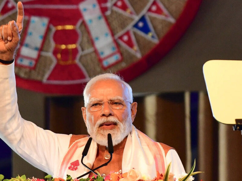 कांग्रेस पर बरसे पीएम नरेंद्र मोदी, ‘4 सुपर झूठ’ का लगाया आरोप, असम में मोदी ने किया बड़ा वादा