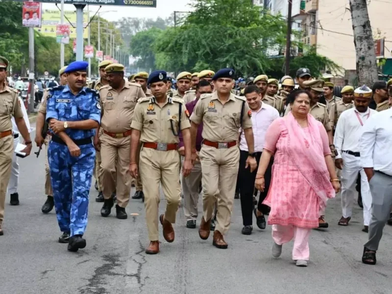 अलीगढ़ में ईद-उल-फितर को लेकर हाई अलर्ट, डीएम-एसएसपी ने किया सुरक्षा इंतजामों का निरीक्षण