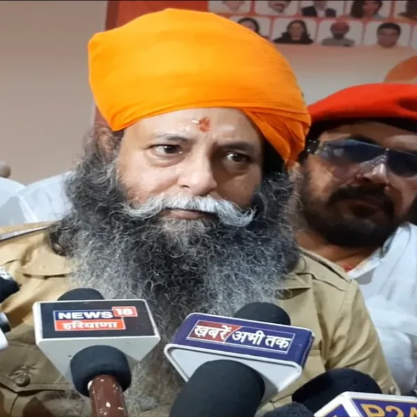 करणी सेना प्रमुख सूरज पाल अम्मू के बयान से सियासी हलचल, कहा “ब्राह्मण हमारे दादा हैं, जिसे कहंगे उसकी हलक…