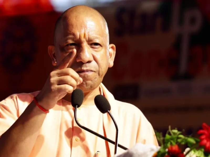 नवरात्रि शुरू होते ही मुख्यमंत्री योगी आदित्यनाथ ने जारी की “जीरो टॉलरेंस” नीति, कहा किसी ने हिंसा या साम्प्रदायिक तनाव बढ़ाया तो…