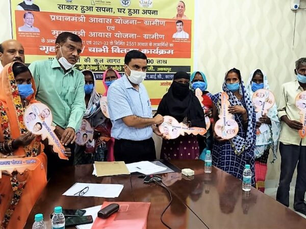 “सपा सरकार ने अपने लोगों का ही ख्याल रखा, गरीबों को नहीं मिला आवास”: योगी आदित्यनाथ