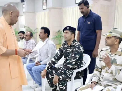‘निश्चिंत होकर देश सेवा कीजिए, आपके परिवार की जिम्‍मेदारी हमारी’ मुख्यमंत्री योगी आदित्यनाथ ने देश के जवानों से किया वादा