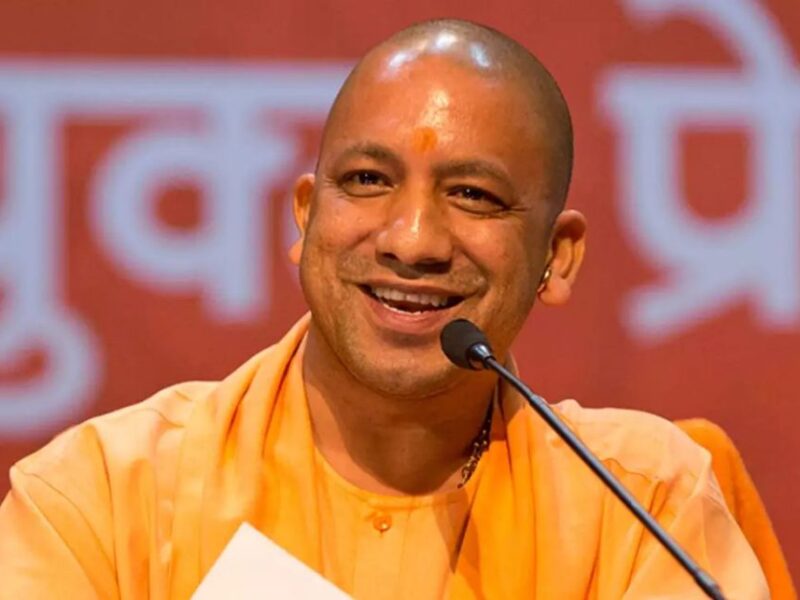 गोरखपुर में बोले CM योगी- सनातन की एकता में ही सुरक्षा और मजबूती, मिलकर आगे बढ़ने का दिया संदेश