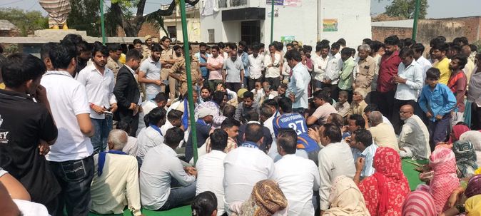 मेरठ में आंबेडकर की प्रतिमा को तोड़ने पर बढ़ा बवाल, यह आरोपी हिरासत में लिया गया