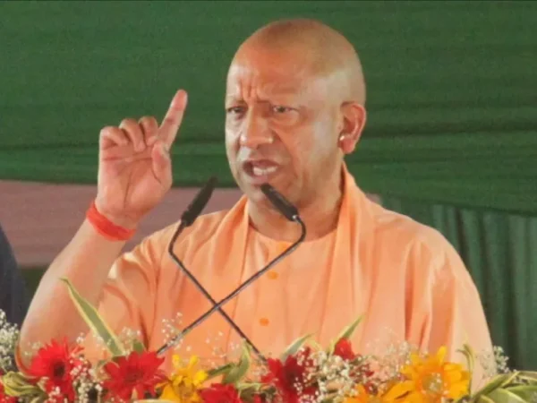 गोरखपुर में मुख्यमंत्री योगी आदित्यनाथ का सख्त आदेश, माफिया और अपराध बर्दाश्त नही सख्त हो कारवाई