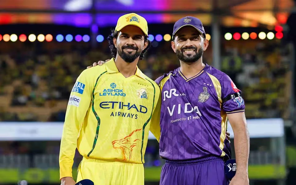CSK और KKR के खिलाड़ी काली पट्टी बांधकर मैदान पर क्यों उतरे? भावुक कर देगी वजह CSK और KKR के खिलाड़ी काली पट्टी बांधकर मैदान पर क्यों उतरे? भावुक कर देगी वजह