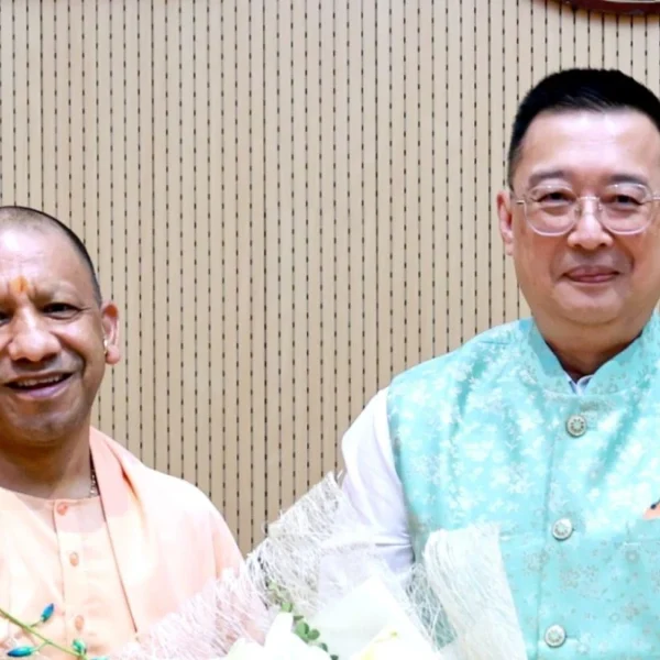 लखनऊ में CM योगी आदित्यनाथ से सिंगापुर उच्चायुक्त Simon Wong की मुलाकात, निवेश और कौशल विकास पर बनी सहमति