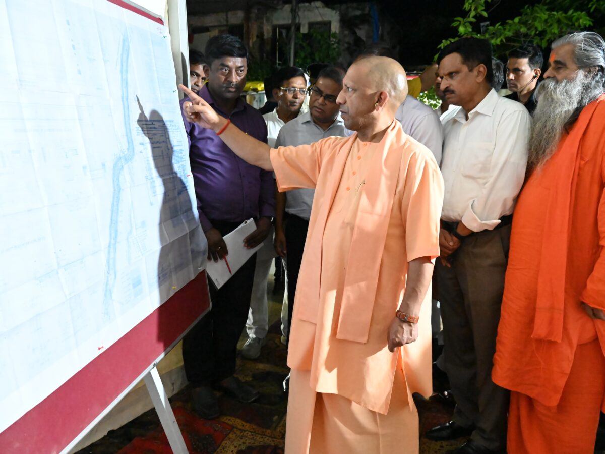 गोरखपुर के विकास कार्यों में तेजी लाने के निर्देश, मुख्यमंत्री योगी आदित्यनाथ ने तय की समयसीमा