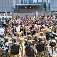 नोएडा में ‘वेतन संग्राम’ के बाद बड़ा फैसला – योगी सरकार ने 21% बढ़ाई मजदूरी