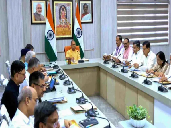 Yogi Adityanath आवास पर बीजेपी की रणनीतिक बैठक, विपक्ष को घेरने की तैयारी तेज
