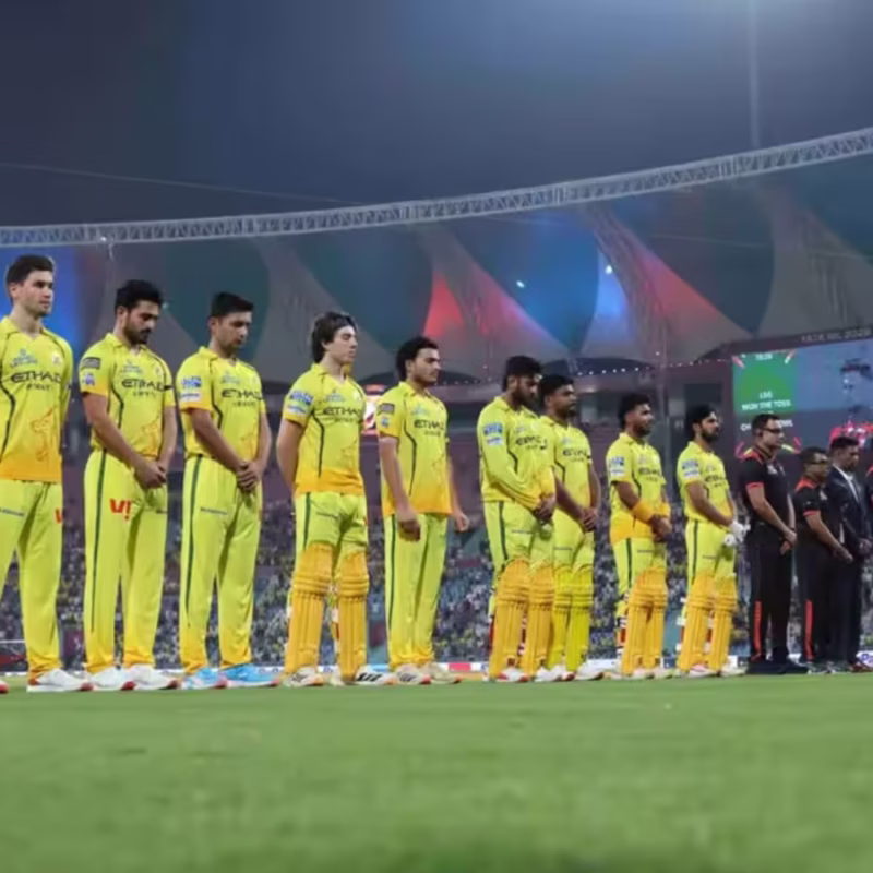 LSG vs CSK मैच के दौरान खिलाड़ियों ने बाजू पर क्यों बांधी काली पट्टी, वजह जीत लेगी दिल