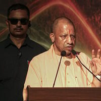 2027 चुनाव की तैयारी में जुटे योगी, हिंदुत्व और राष्ट्रवाद पर फोकस