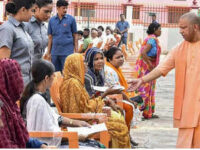 योगी सरकार बनी बेसहारा परिवारों की उम्मीद, माताओं की आंखों में लौटाई खुशी
